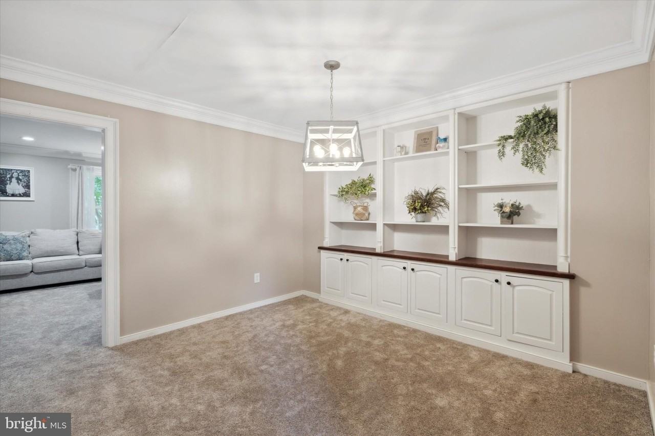 109 Hawthorne Ct - Photo 5 of 20