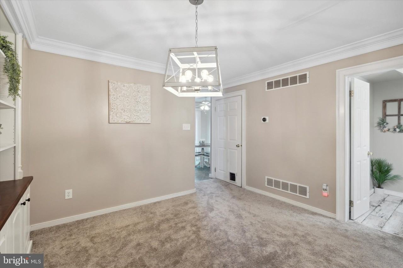 109 Hawthorne Ct - Photo 6 of 20