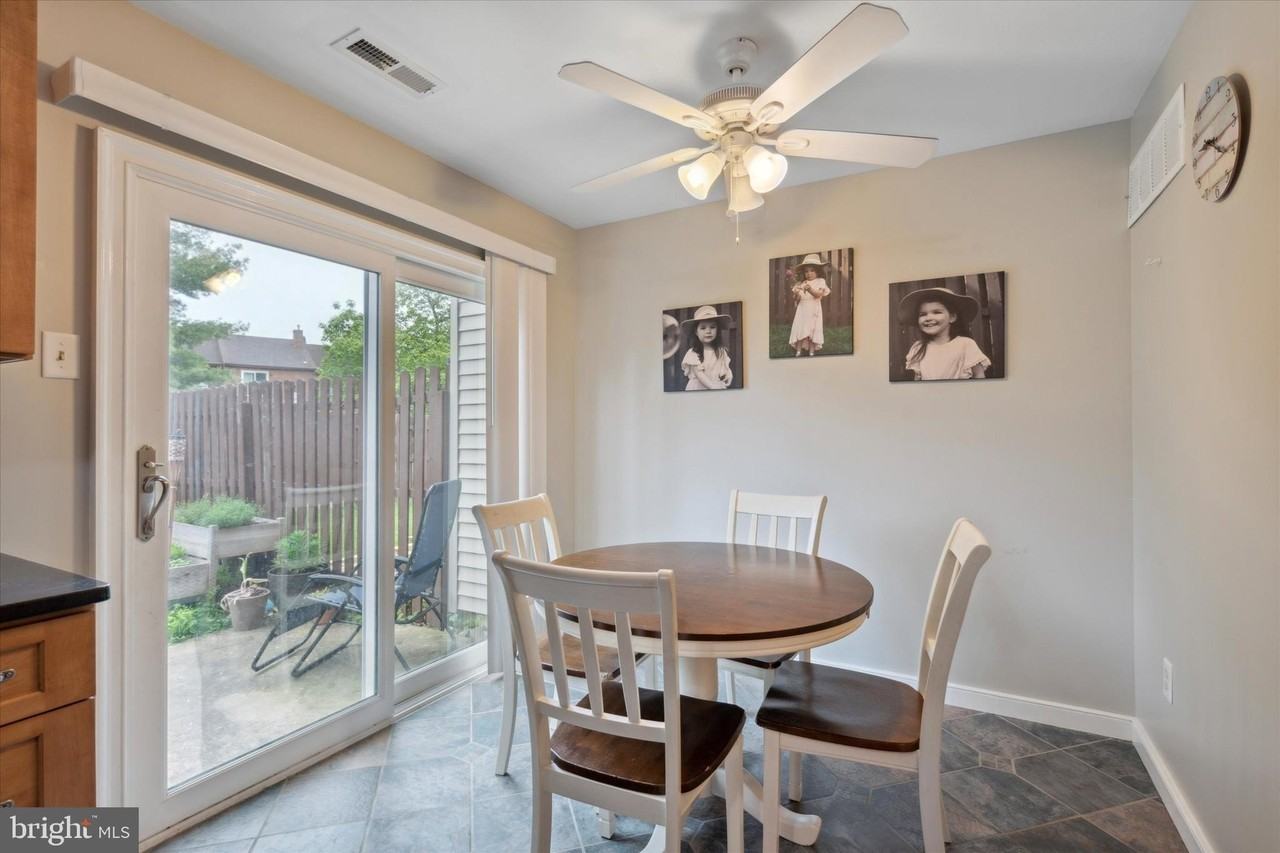 109 Hawthorne Ct - Photo 7 of 20