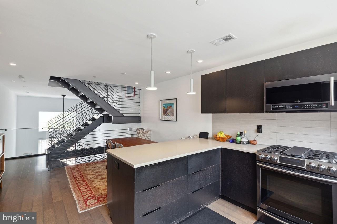 1130 S Sydenham St - Photo 7 of 36