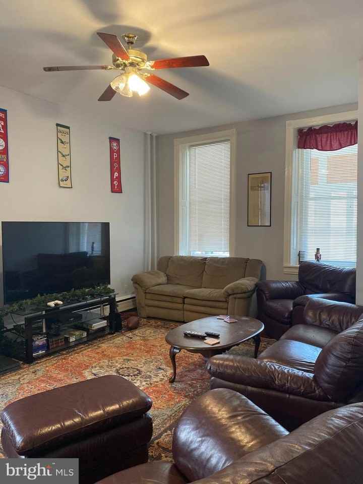 450 Seville St - Photo 3 of 24