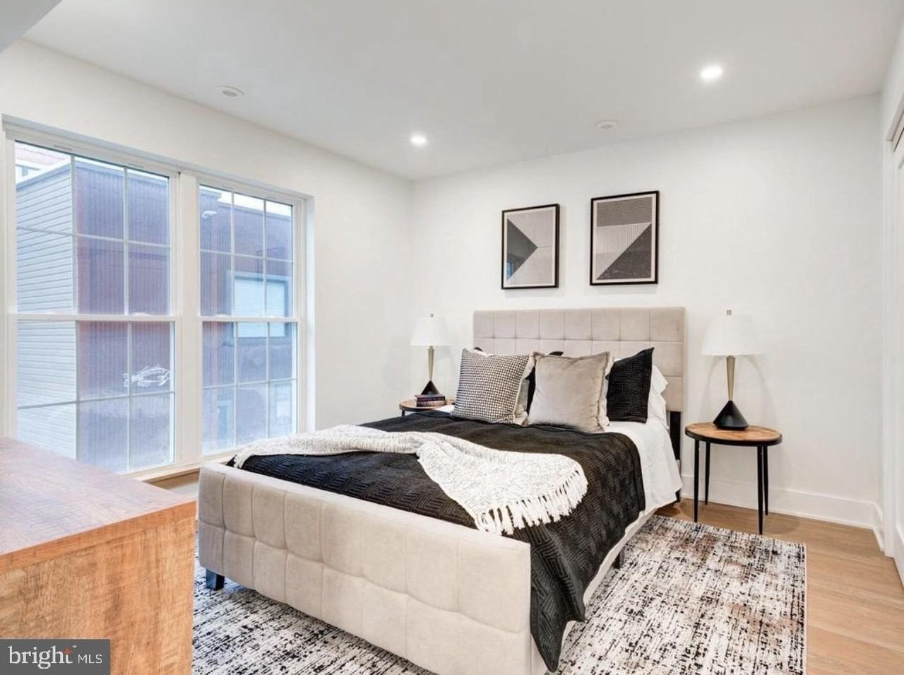 437 Memphis St - Photo 6 of 25