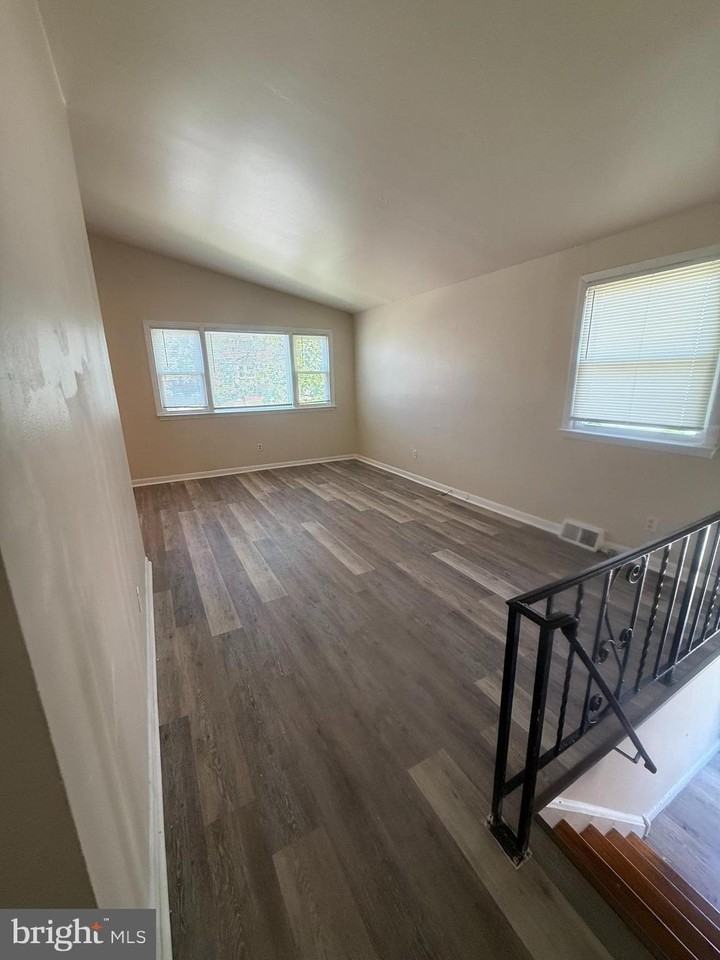 1336 E Upsal St #2 - Photo 2 of 8
