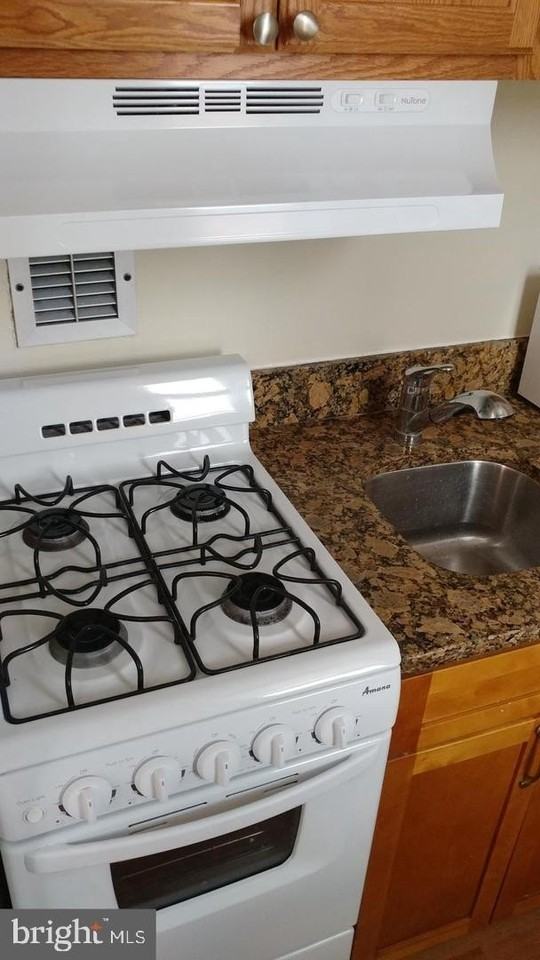 1111 Arlington Blvd #923 - Photo 5 of 20