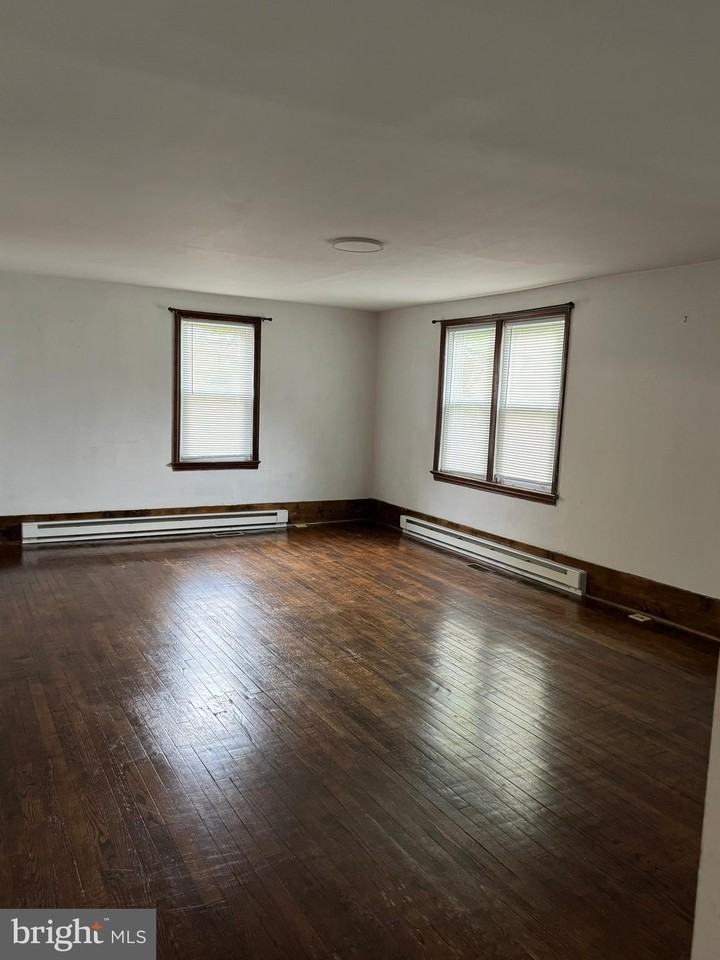 516 S Church St - Photo 7 of 20