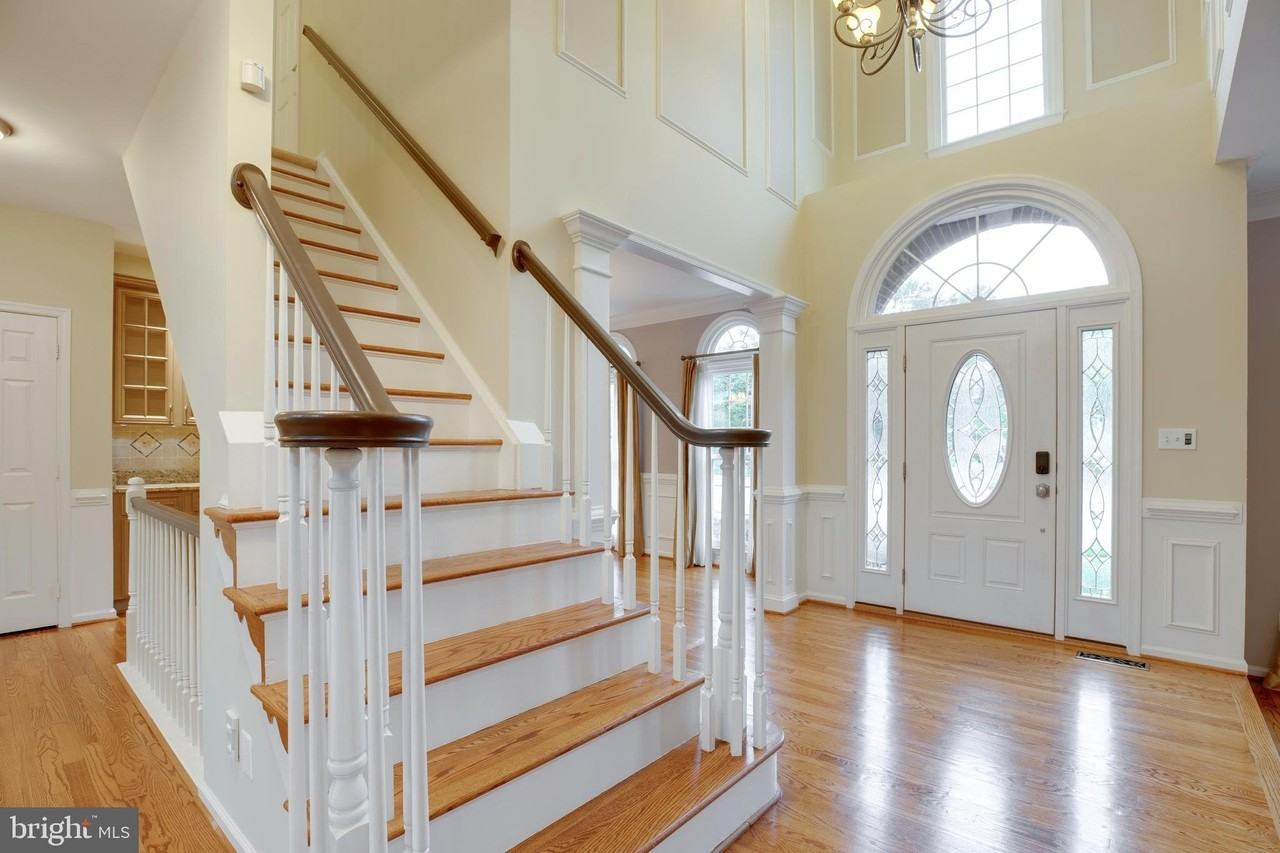 5105 Claybank Ln - Photo 3 of 50