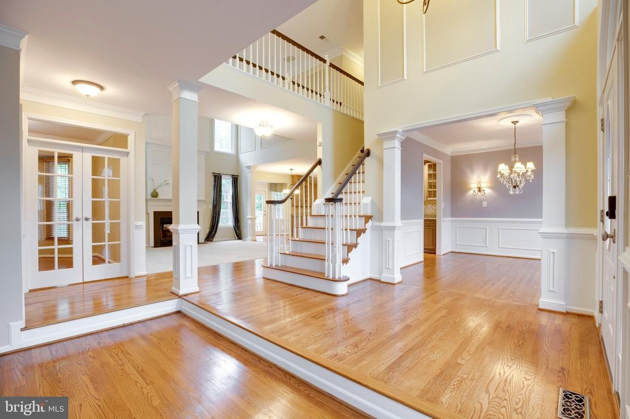 5105 Claybank Ln - Photo 4 of 50