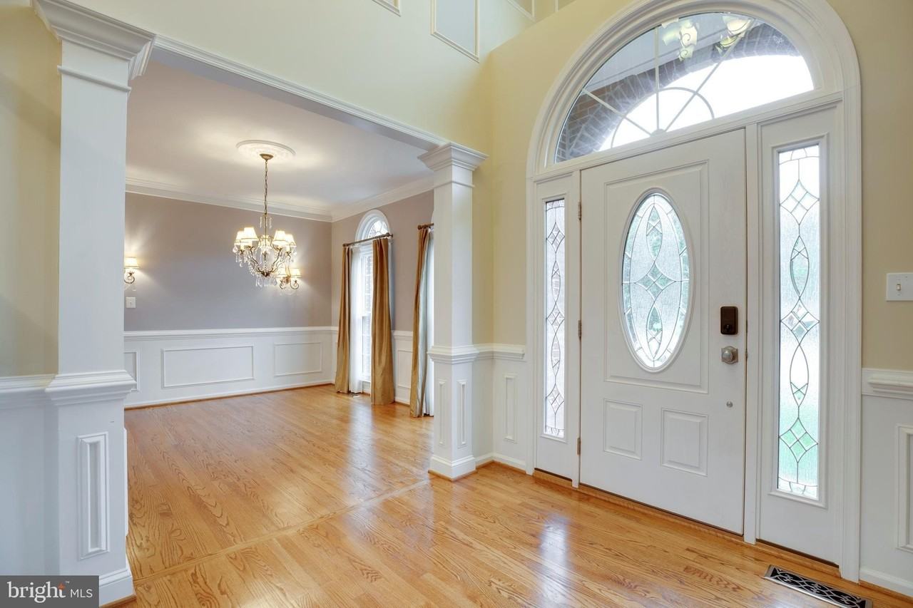 5105 Claybank Ln - Photo 5 of 50