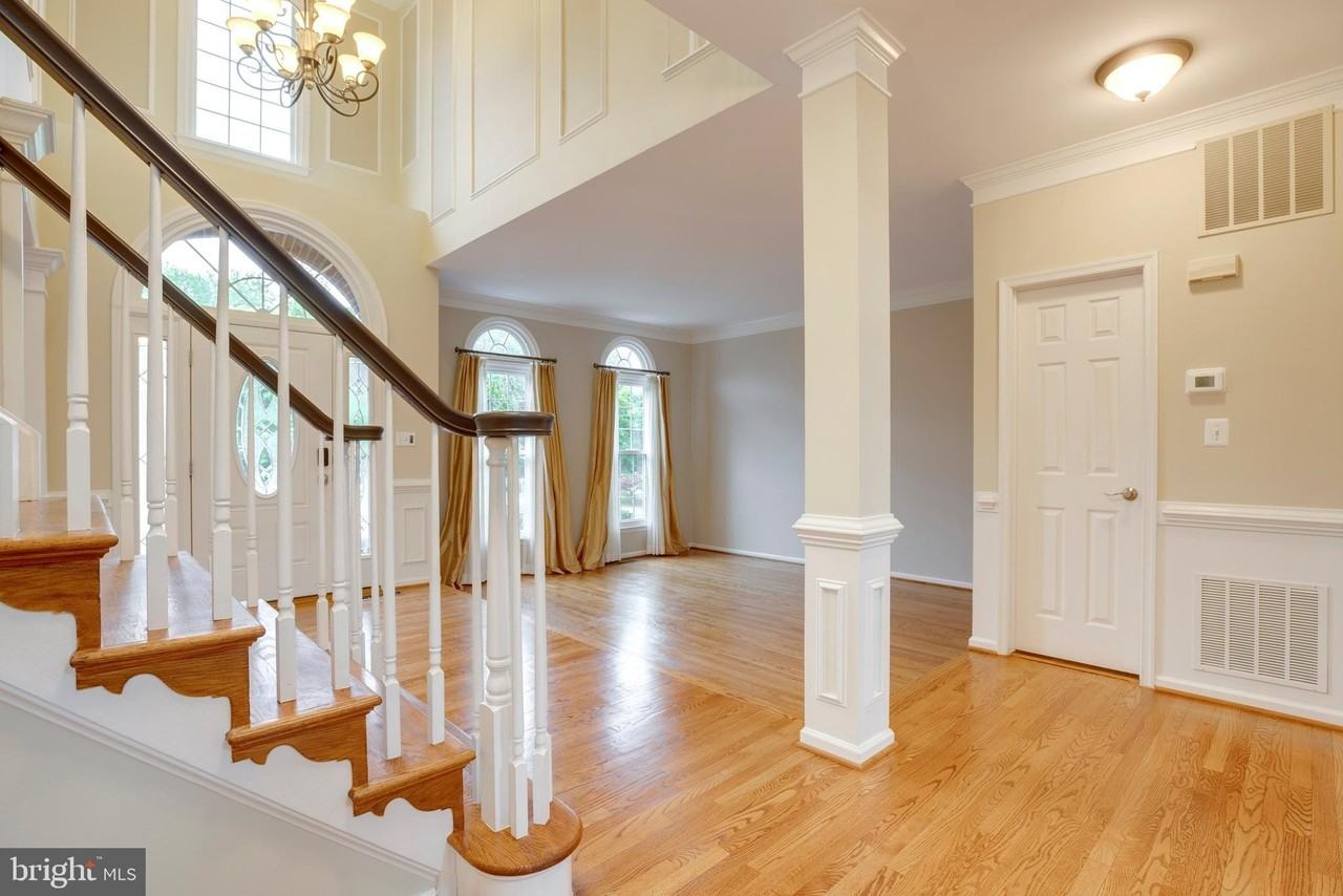5105 Claybank Ln - Photo 6 of 50