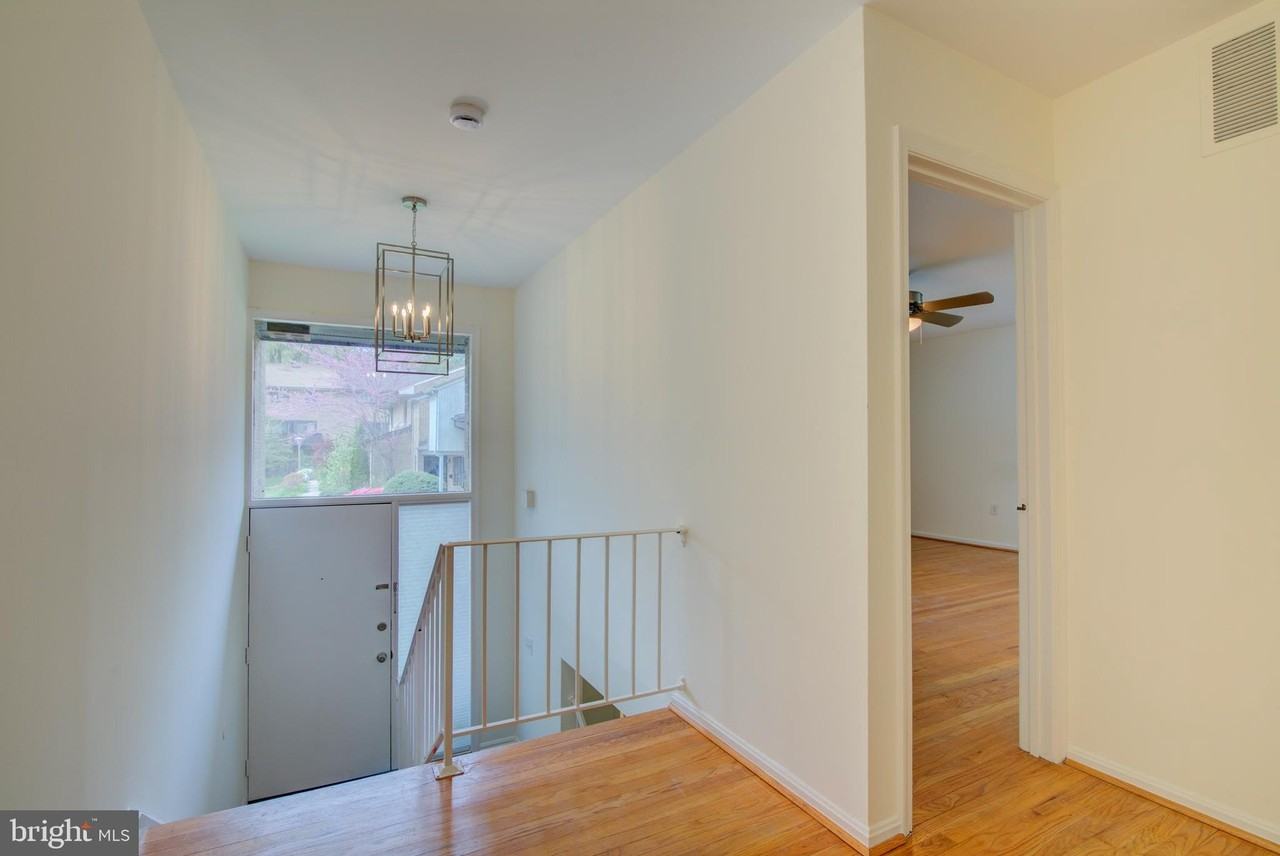 11008 Saffold Way - Photo 3 of 36