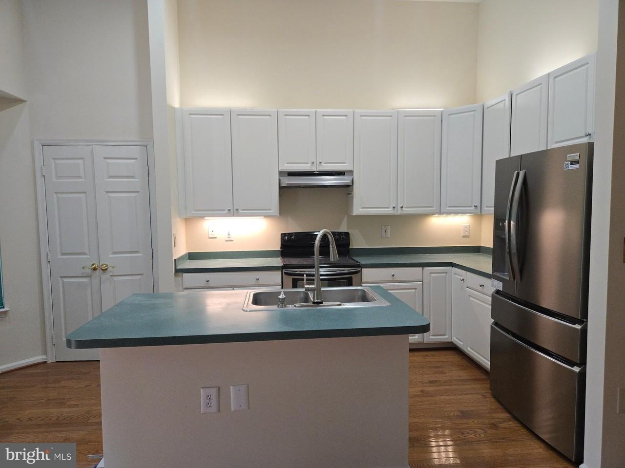 14635 Seasons Dr - Photo 5 of 41