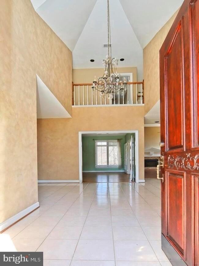 1307 Stamford Way - Photo 2 of 16