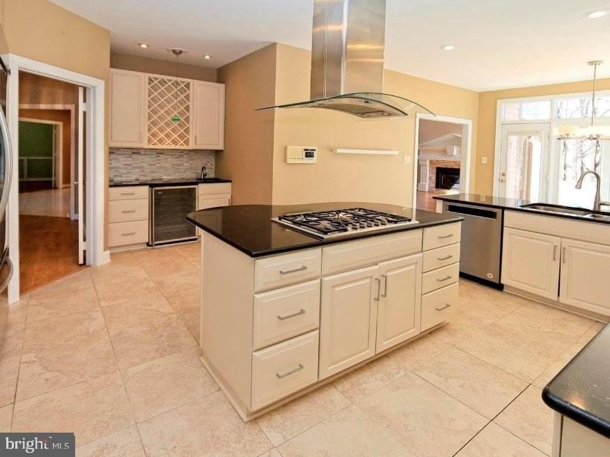 1307 Stamford Way - Photo 6 of 16