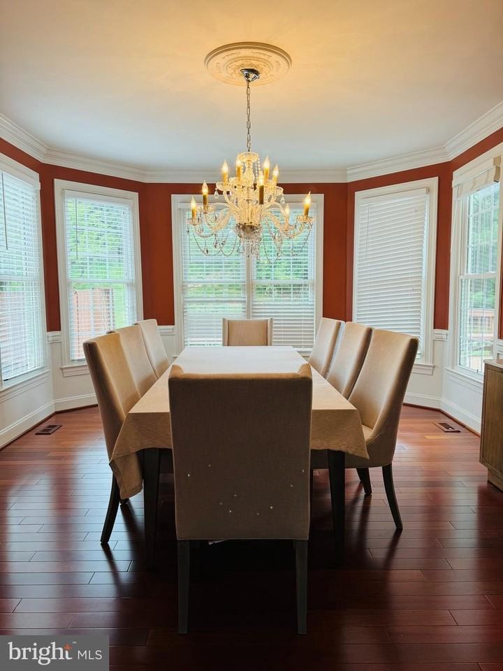 9706 Middleton Ridge Rd - Photo 5 of 17
