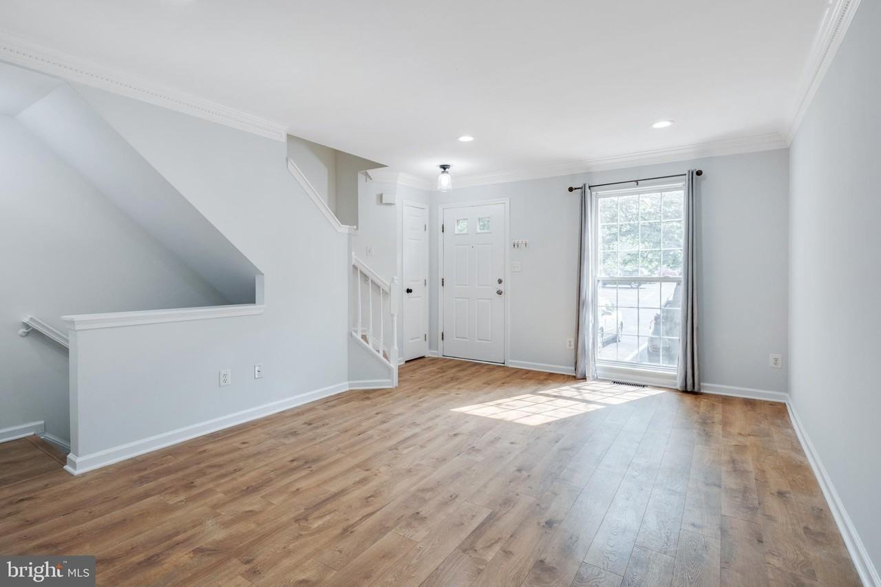 1832 Tiger Lily Cir - Photo 2 of 30