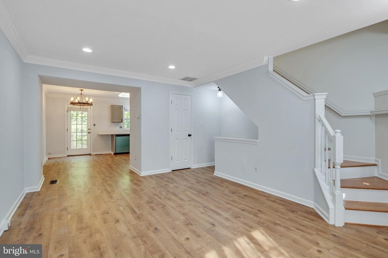 1832 Tiger Lily Cir - Photo 4 of 30