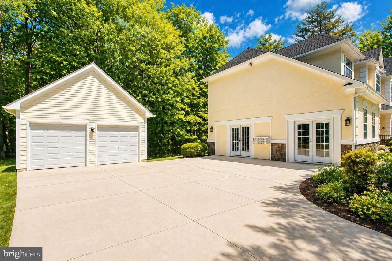 7196 Dark Forest Dr - Photo 4 of 50