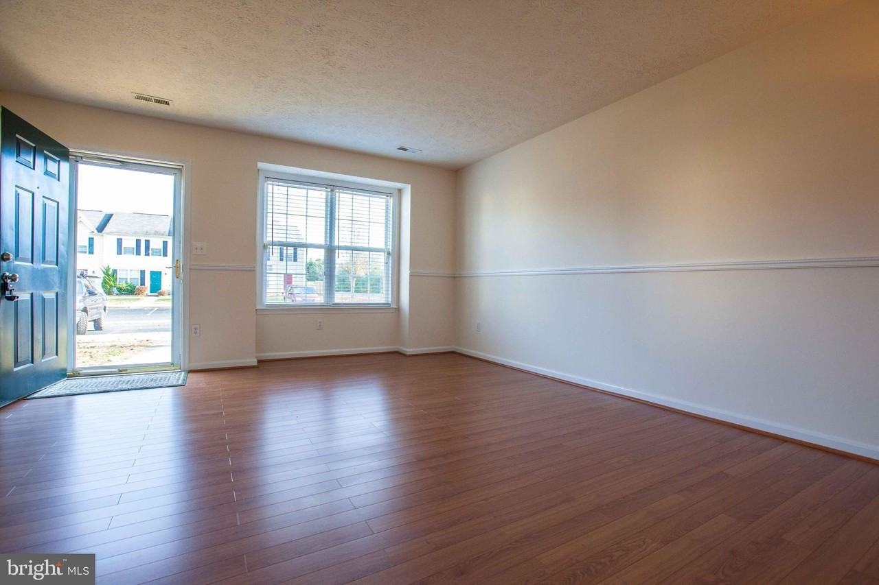 10502 Guilderland Ct - Photo 3 of 16