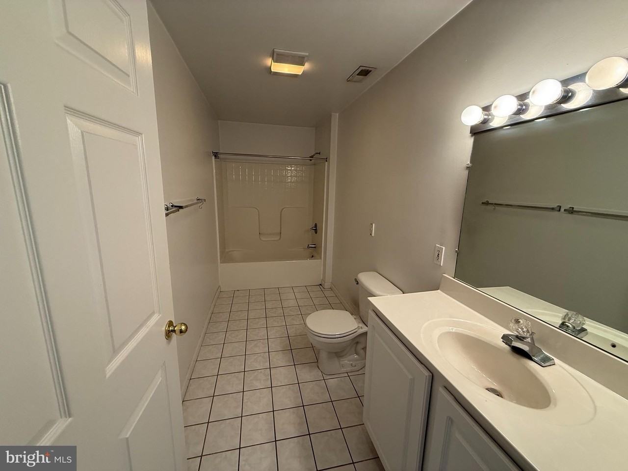 23 Taft Ave #3 - Photo 5 of 8