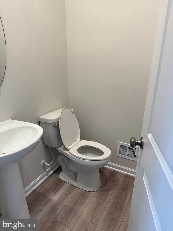 121 Kinkade Ct - Photo 2 of 14
