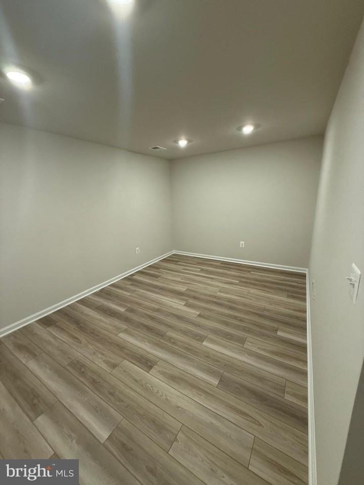 121 Kinkade Ct - Photo 4 of 14