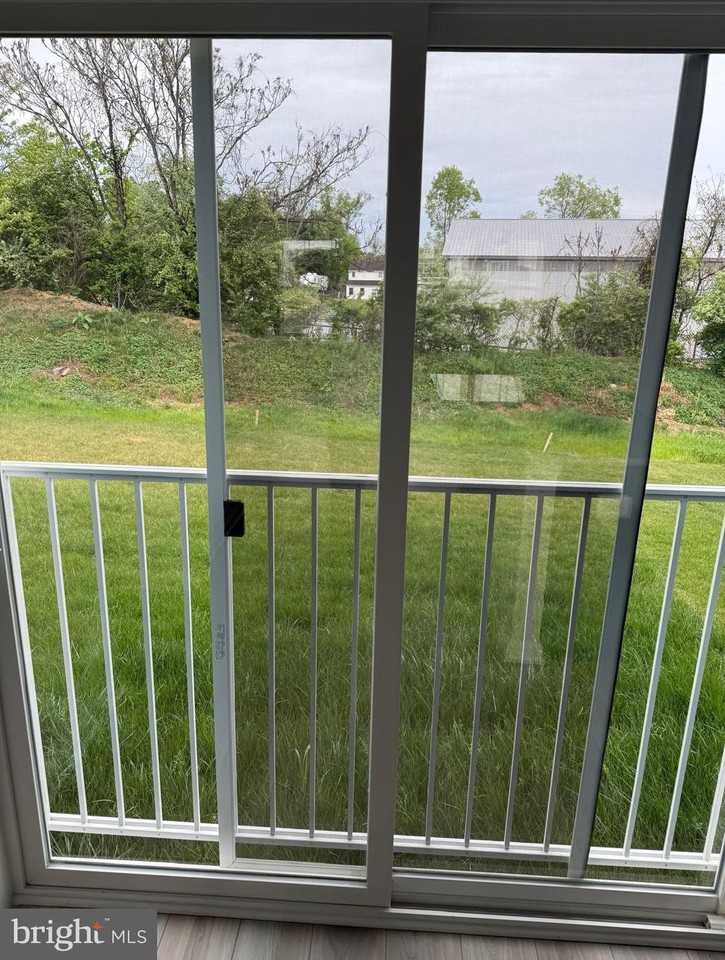 121 Kinkade Ct - Photo 6 of 14