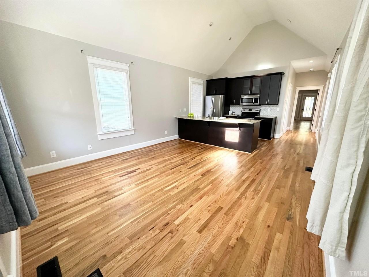 614 Dorothea Dr - Photo 4 of 17
