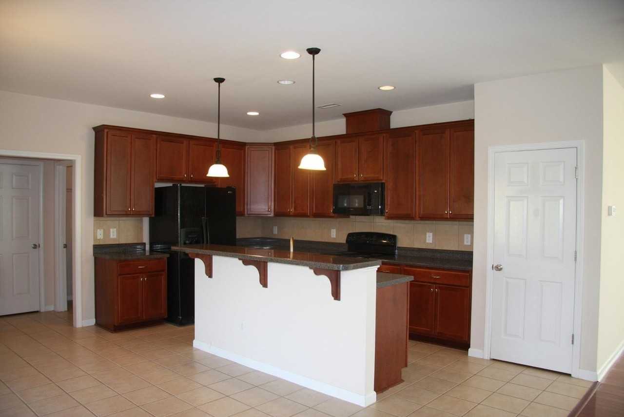 105 Dursley Way - Photo 6 of 35
