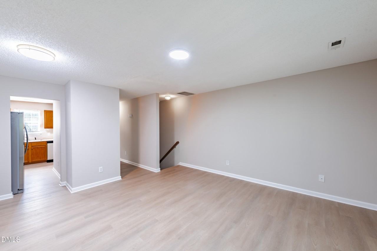 936 S Fifth St - Photo 2 of 34