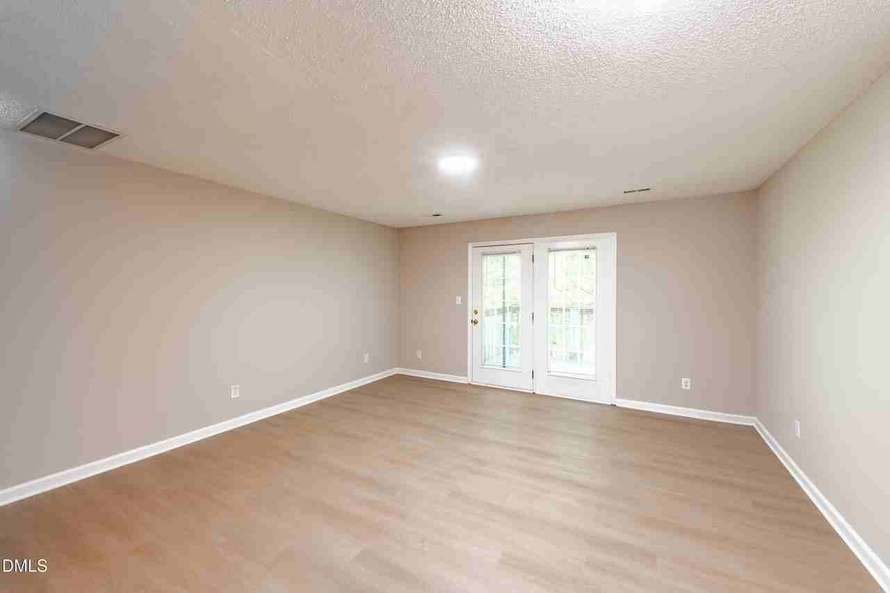 936 S Fifth St - Photo 6 of 34