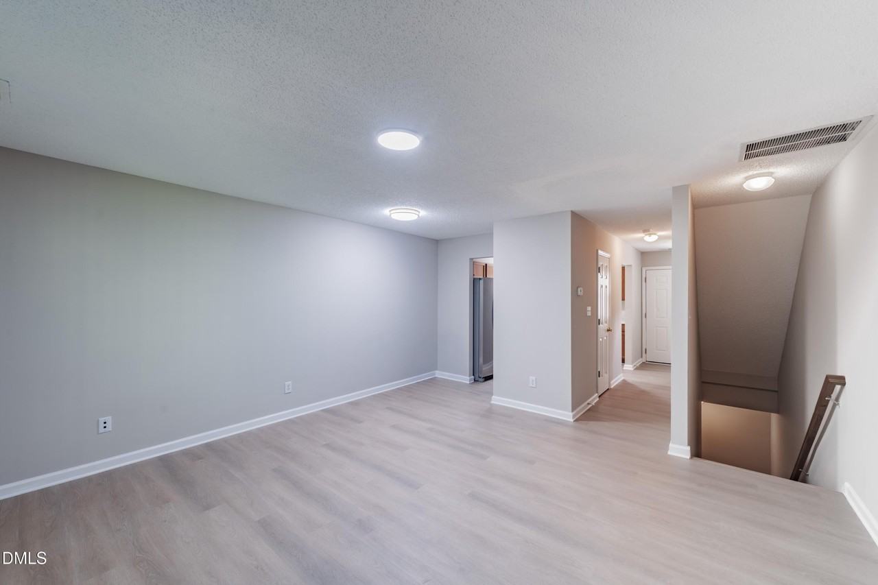 936 S Fifth St - Photo 7 of 34