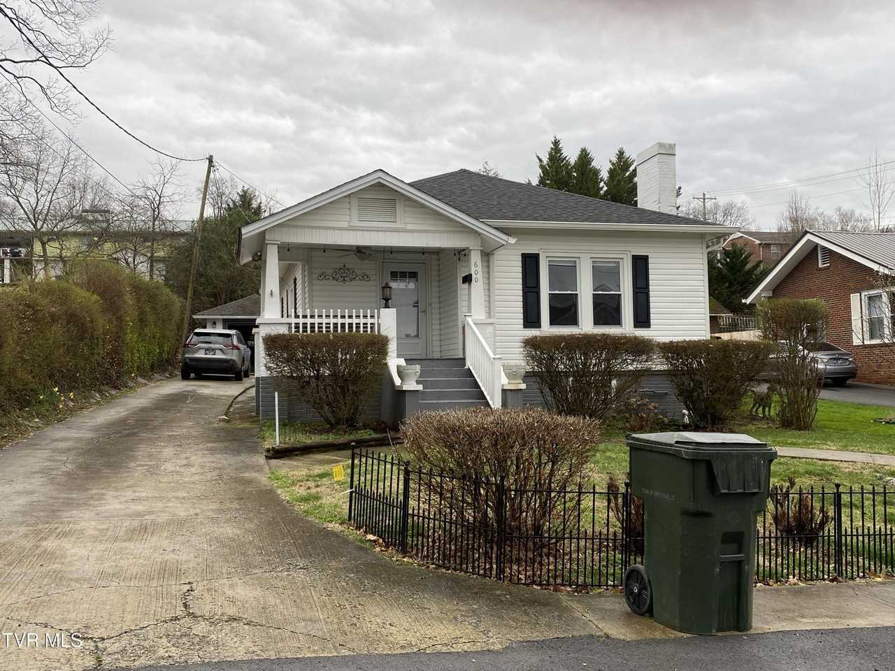 600 Franklin St - Photo 2 of 13