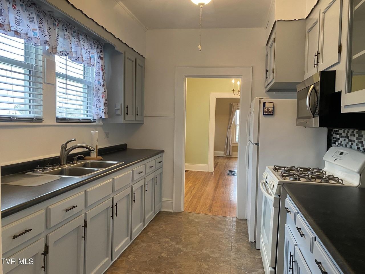 600 Franklin St - Photo 4 of 13