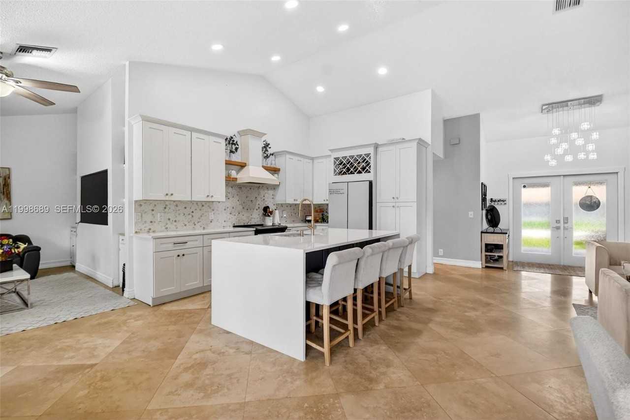 9592 Majestic Way - Photo 7 of 50