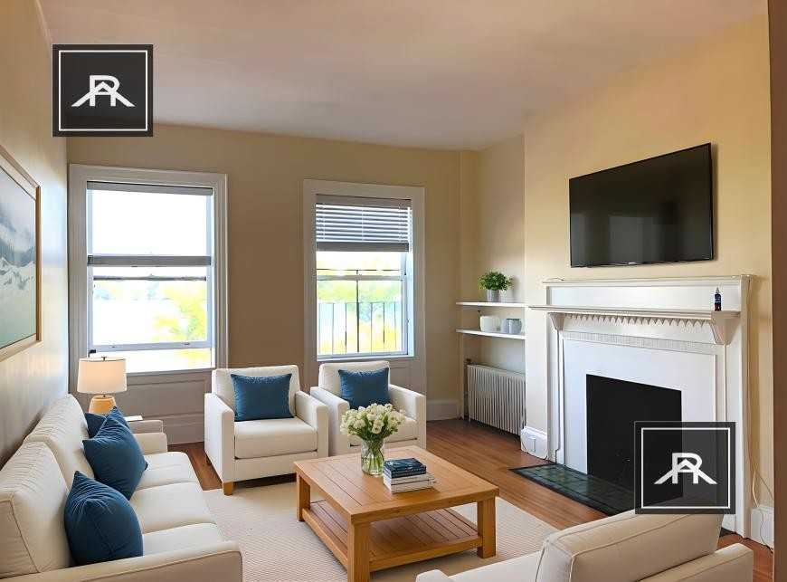 472 Beacon St - Photo 4 of 10