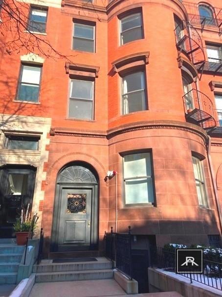 472 Beacon St - Photo 7 of 10