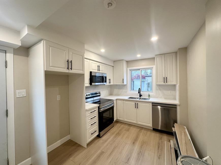 751 Hillcroft St - Photo 3 of 10