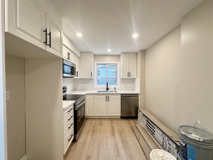 751 Hillcroft St - Photo 4 of 10