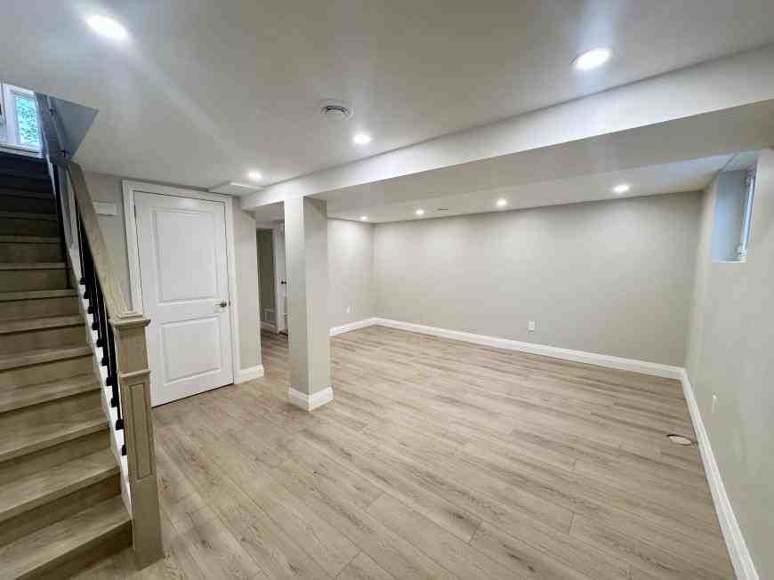 751 Hillcroft St - Photo 6 of 10