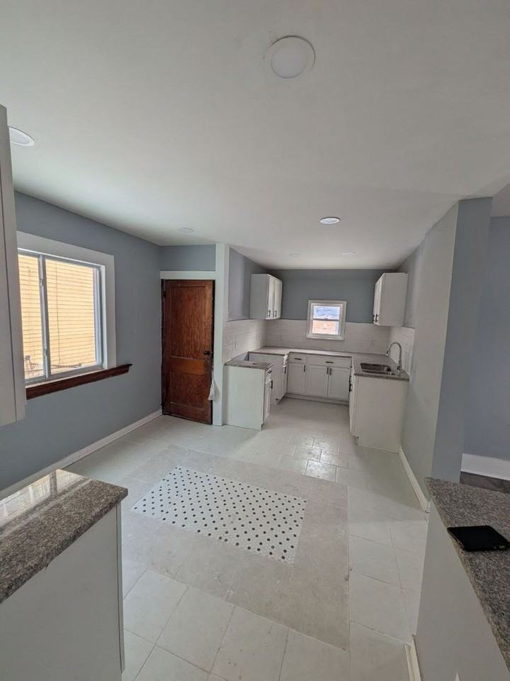 3529 E 106th St - Photo 3 of 8