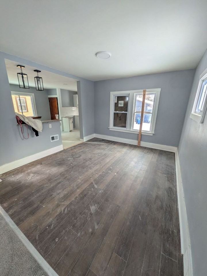 3529 E 106th St - Photo 7 of 8