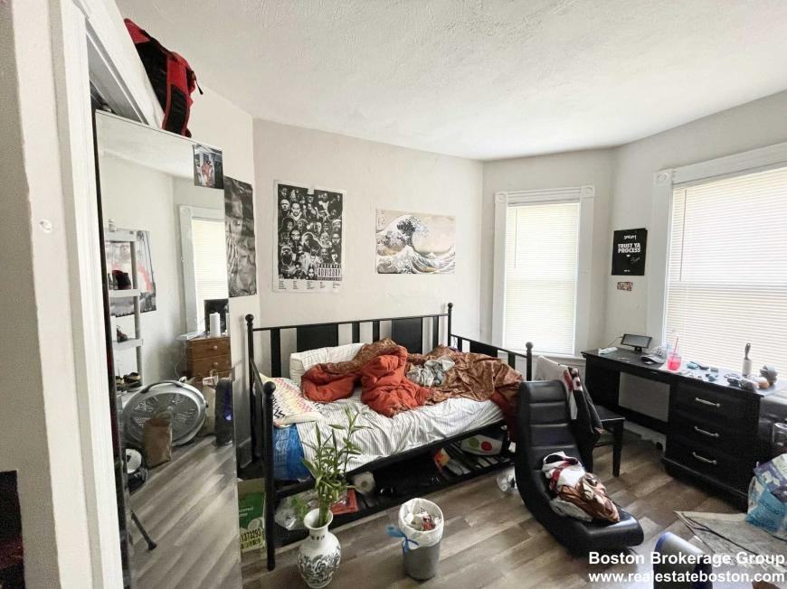 55 Crescent Ave - Photo 3 of 10