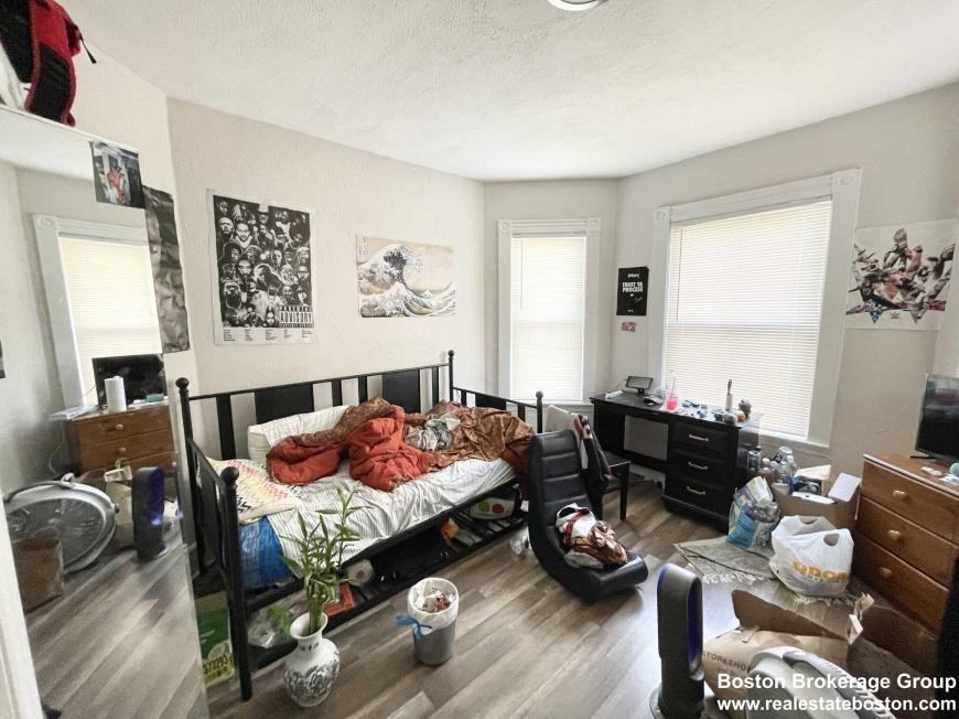 55 Crescent Ave - Photo 4 of 10