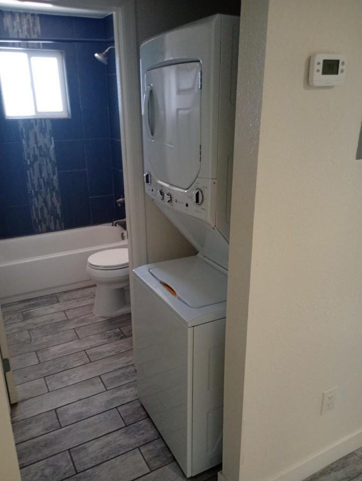 1017 N Main St - Photo 7 of 10