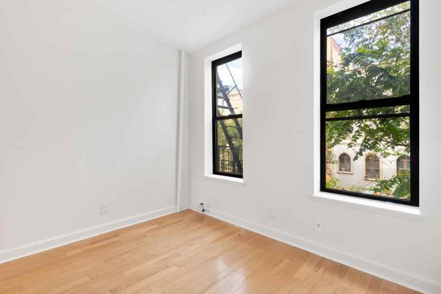 58 Saint Marks Pl - Photo 2 of 8