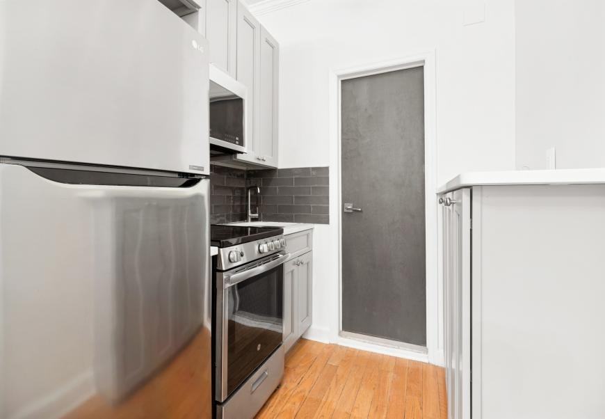 58 Saint Marks Pl - Photo 3 of 8
