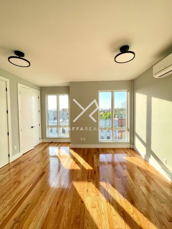 170 Covert St - Photo 3 of 10