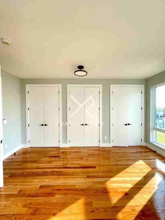170 Covert St - Photo 5 of 10