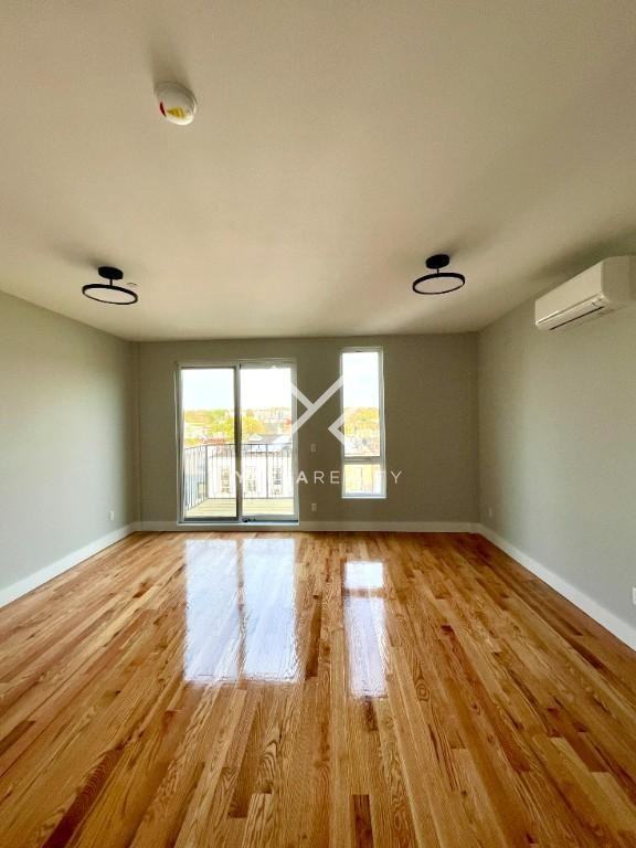 170 Covert St - Photo 7 of 10