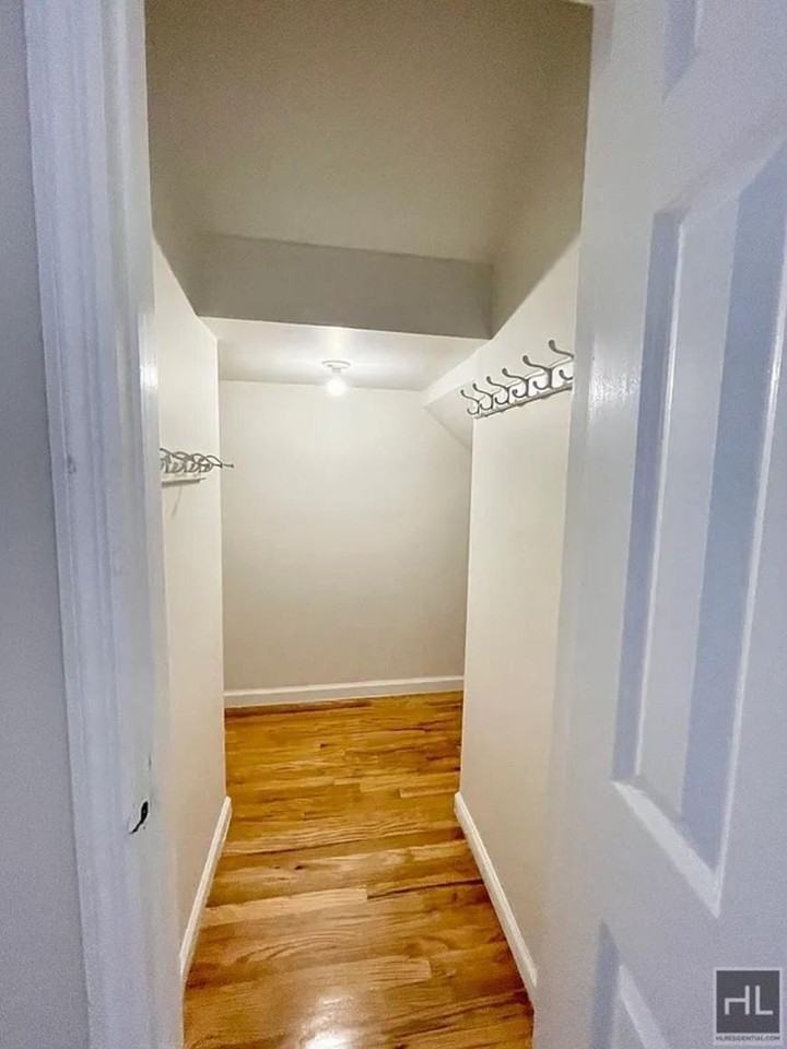 3126 12th St - Photo 6 of 9